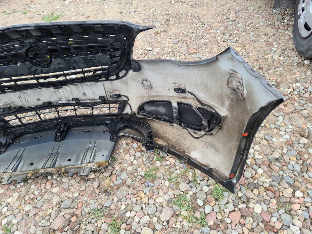 Бампер передній 4 pdc opel insignia a рестайлінг  z190 Зі Шроту