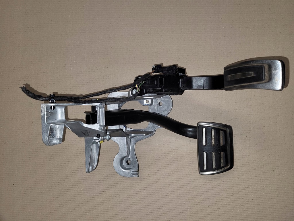 фото №1, Audi q7 4m q8 педаль тормоза газа