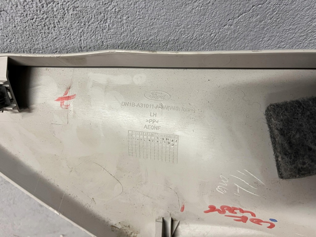 фото №3, Ford ecosport рамка стекло багажника левая