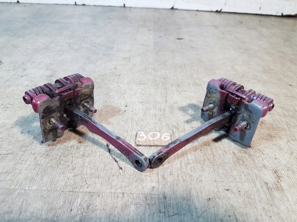 фото №3, Обмежувач двері перед peugeot 306 lift