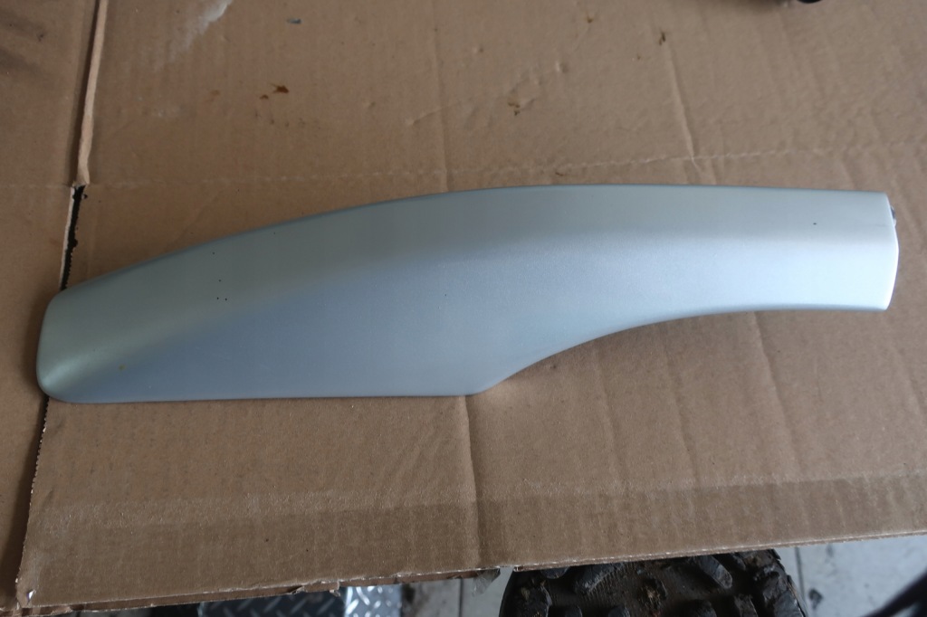 Купить Avensis t25 заглушка рейлинг правая задняя универсал 1c0