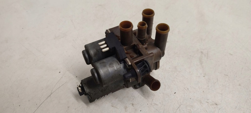 Купити Електроклапан води mercedes w140 3,2