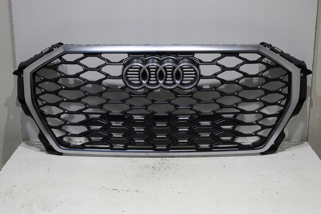 фото №1, Audi q3 ii 83a s-line решітка радіатора