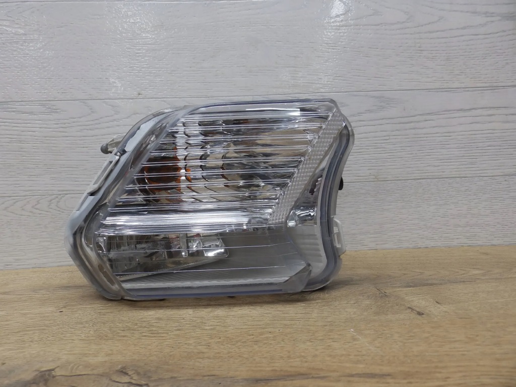 фото №1, Ford escape ii 2010 перед сторона права лампи протитуманні