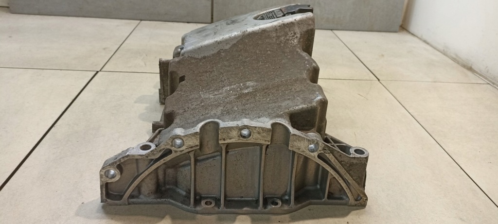 Піддон масляна audi a6 c6 2.0 tfsi 06b103603as Київ