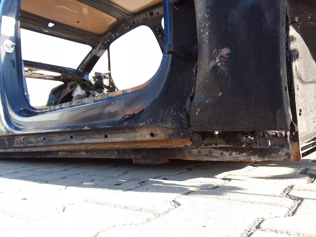 фото №4, Audi a6 c8 sedan порог правый ly9b