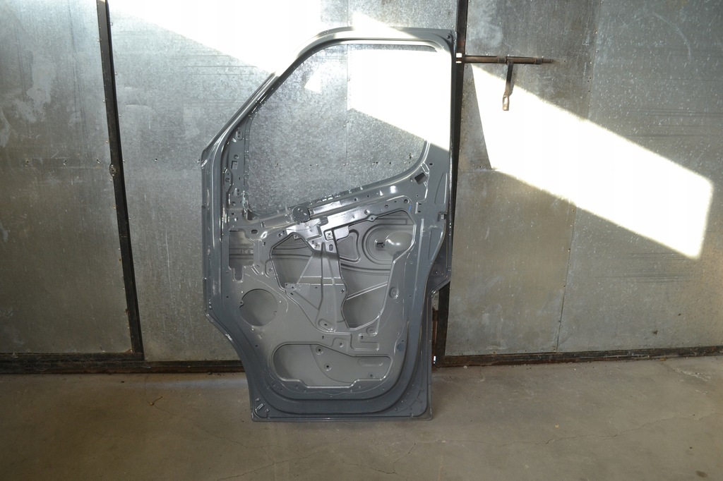 фото №6, Дверь перед передние правое master iv новый model