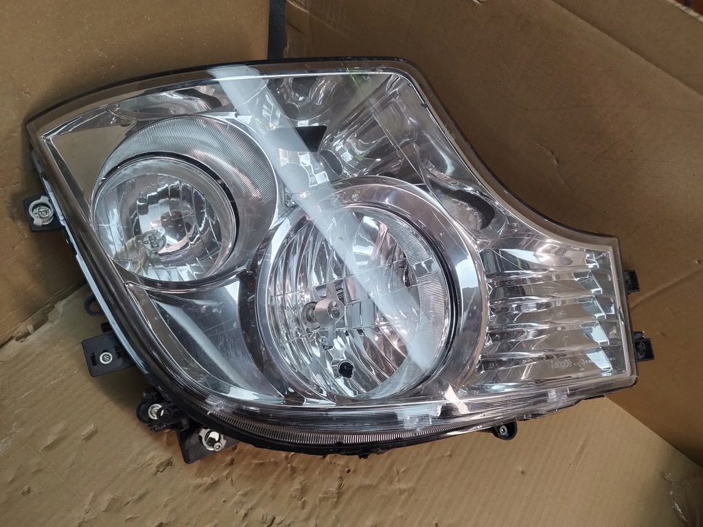 фото №1, Mercedes w960 actros mp4 лампа перед права