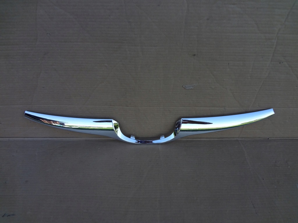 фото №1, Hyundai i40 11-14 решітка радіатора решітка радіатора хром гарний