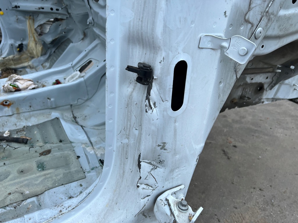 фото №8, Ford transit courier 15- поріг блок двигуна правий