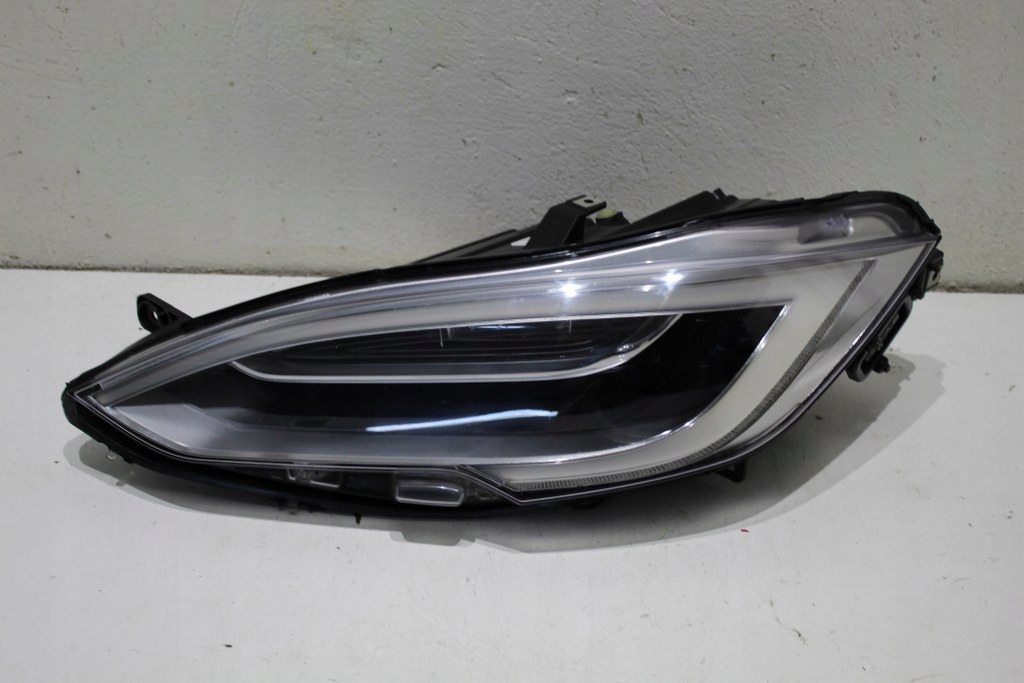 Купить Tesla s рестайлинг  full led левый фара перед левая хорошее состояние
