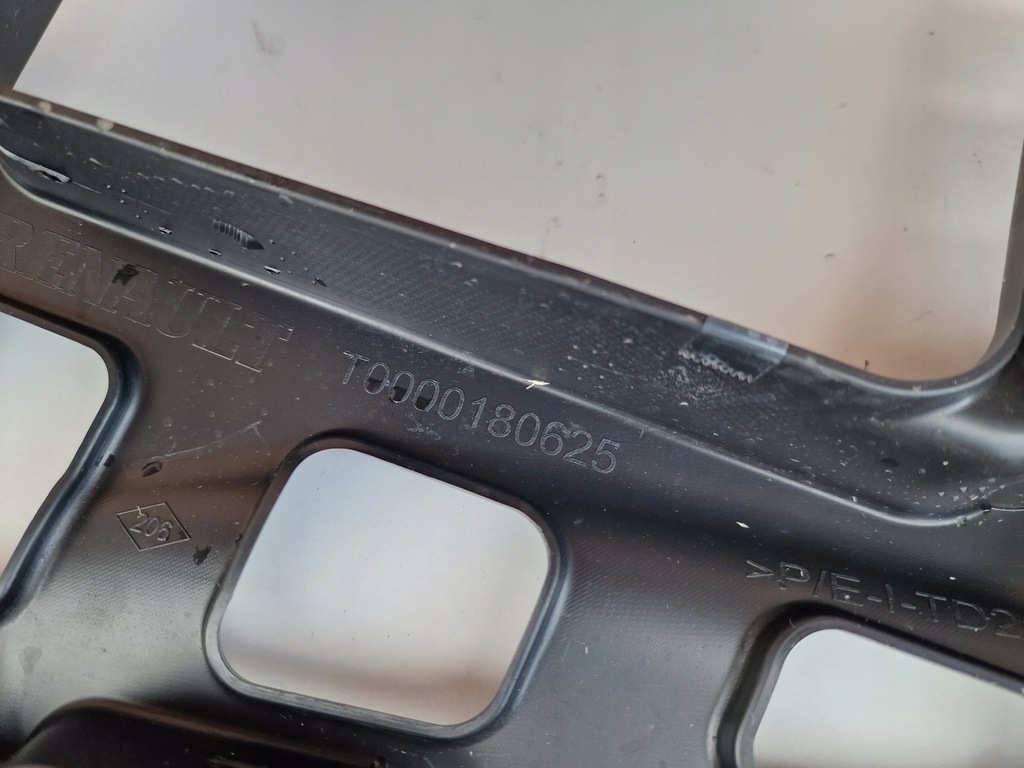 фото №3, Напрямна бампера правий задня renault talisman kombi