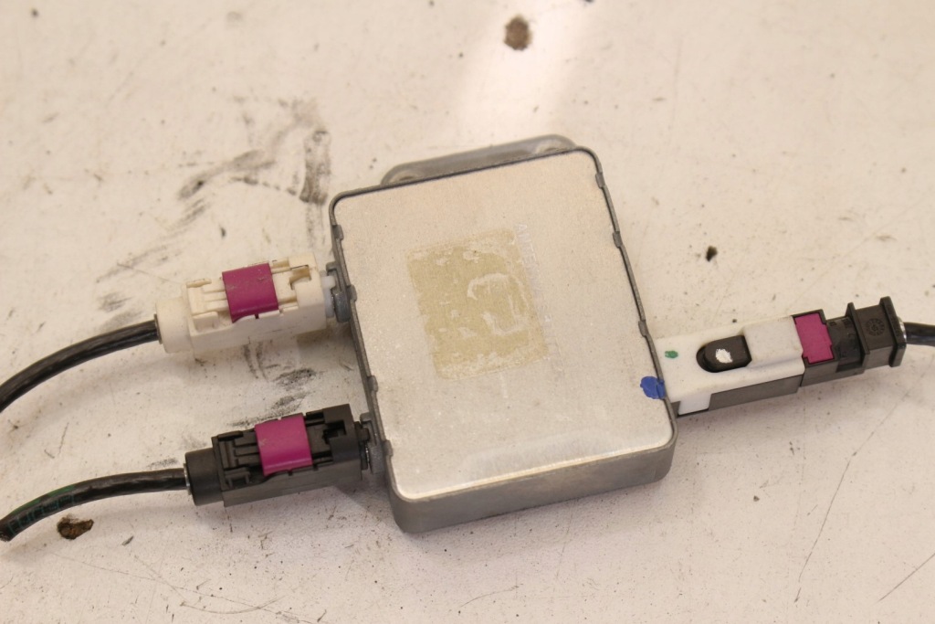 Усилитель антенны антенный mercedes w176 Оригинал