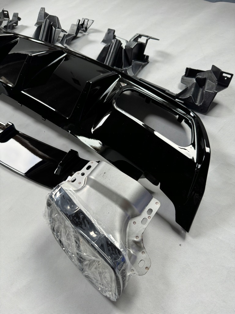 фото №6, Диффузор накладка mercedes w176 amg чёрный блеск