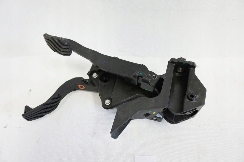 фото №6, Педаль газа тормоза dacia duster ii 4x4 1.5dci 180108467r