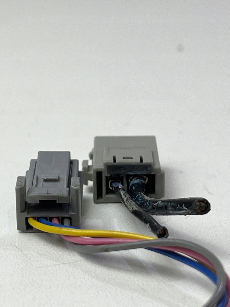 фото №8, Роз'єми штекер колодка радіо дисплея suzuki sx4 13-