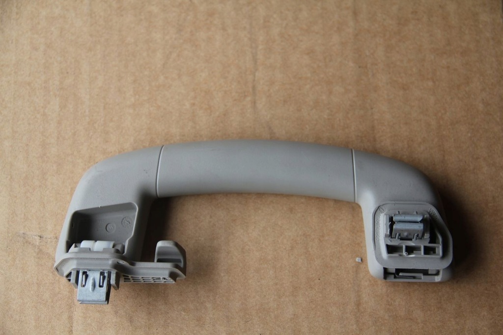 фото №2, Ручка потолочный ii ряд vw atlas 2g0857643