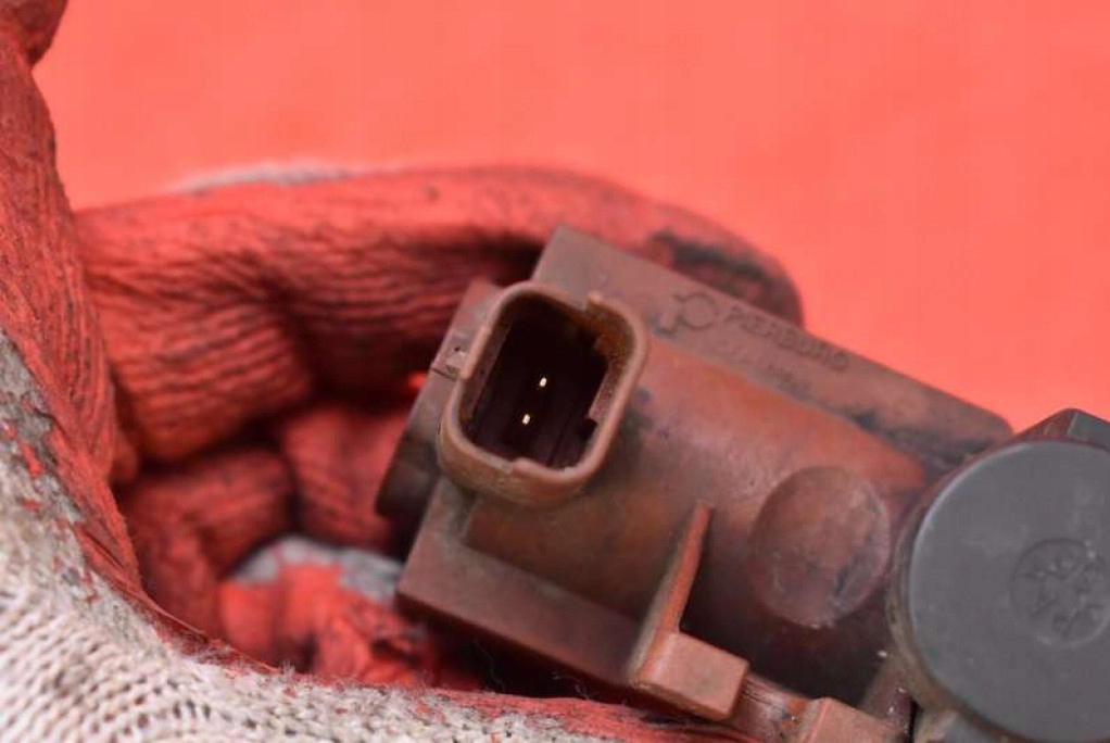 Клапан вакуумa 9654282880 citroen c5 1 1 2.0 hdi 136 km рестайлинг  04-08 Киев