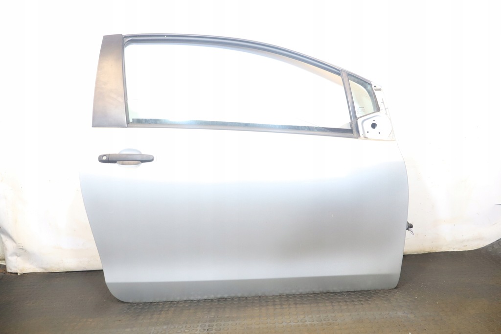 фото №1, Дверь правый перед toyota yaris ii fb18
