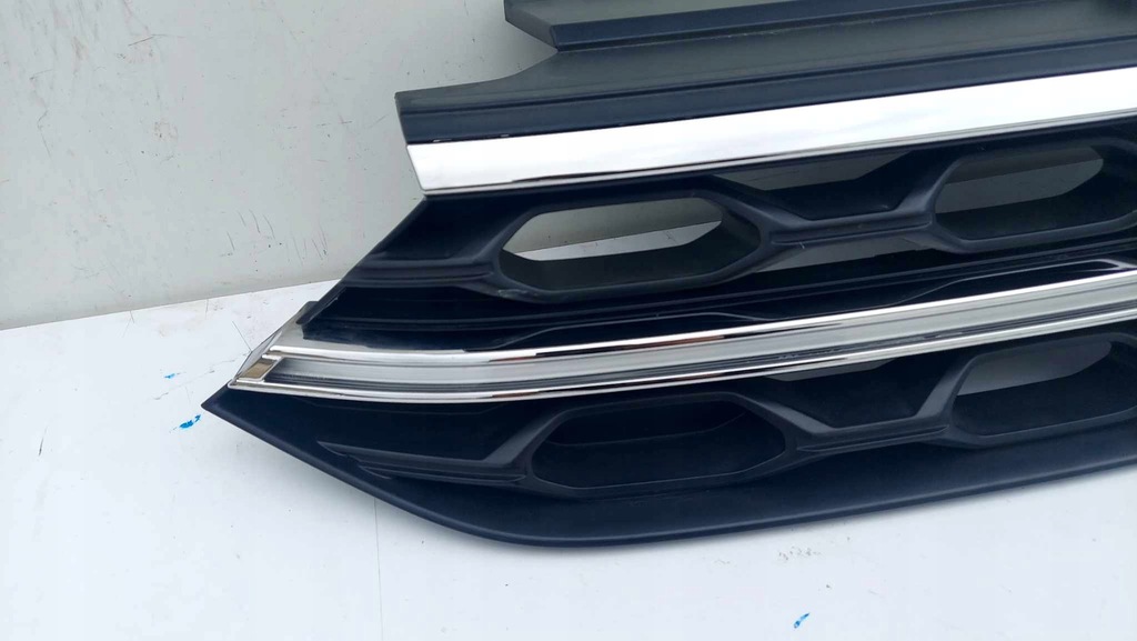 фото №2, Vw t-roc 2ga lift r-line решітка радіатора решітка радіатора перед світлодіоди 2473