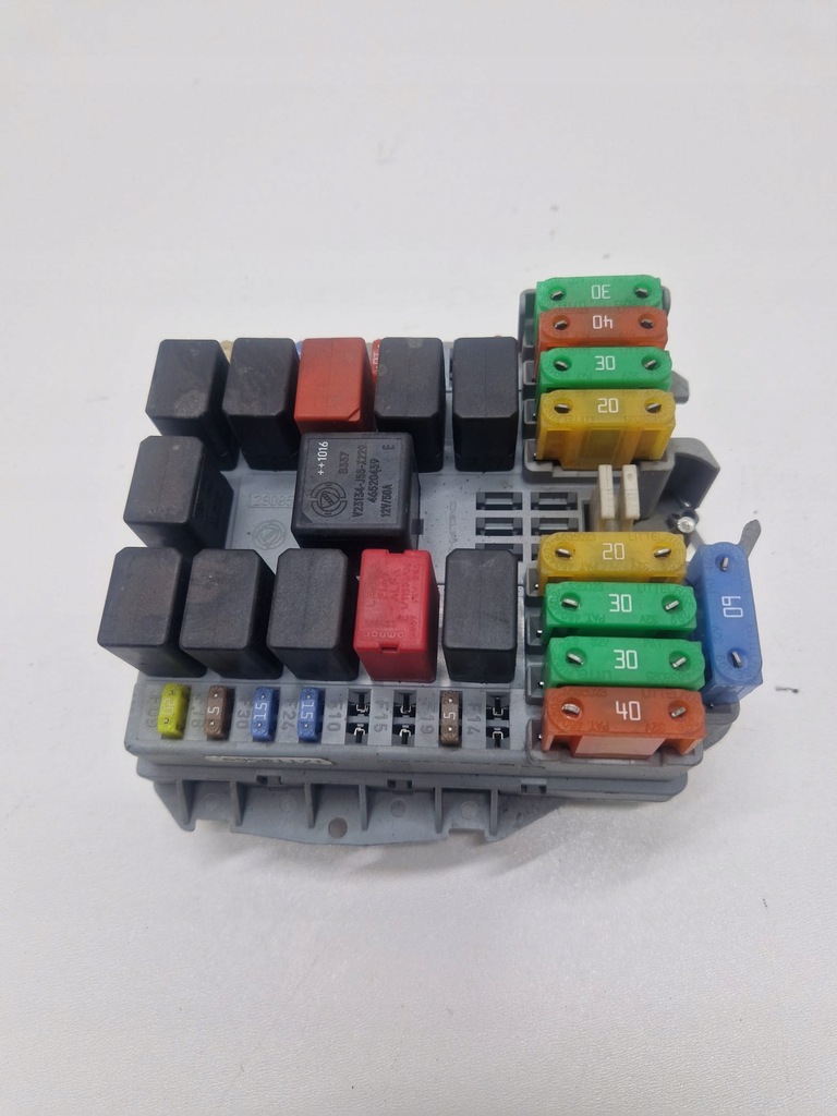 фото №1, Коробка запобіжників iveco оригінальний номер 69501171