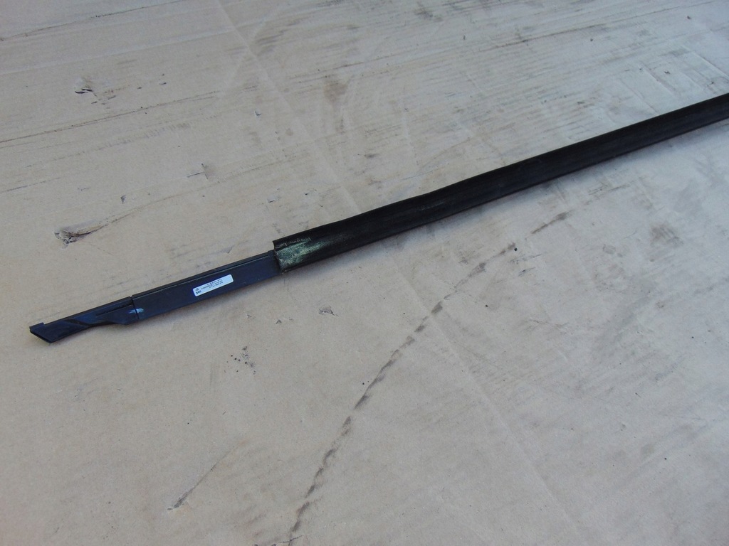 фото №10, Молдинг ущільнювач лівий перед audi a6 c8