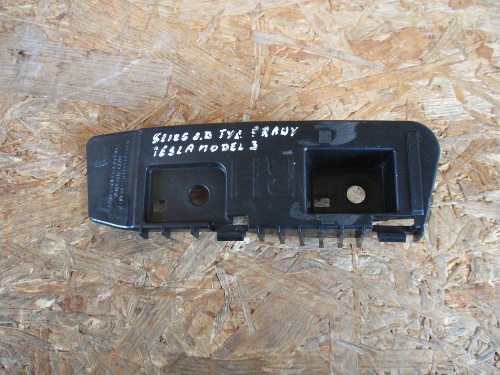 фото №1, Напрямна бампера задня правий tesla model 3