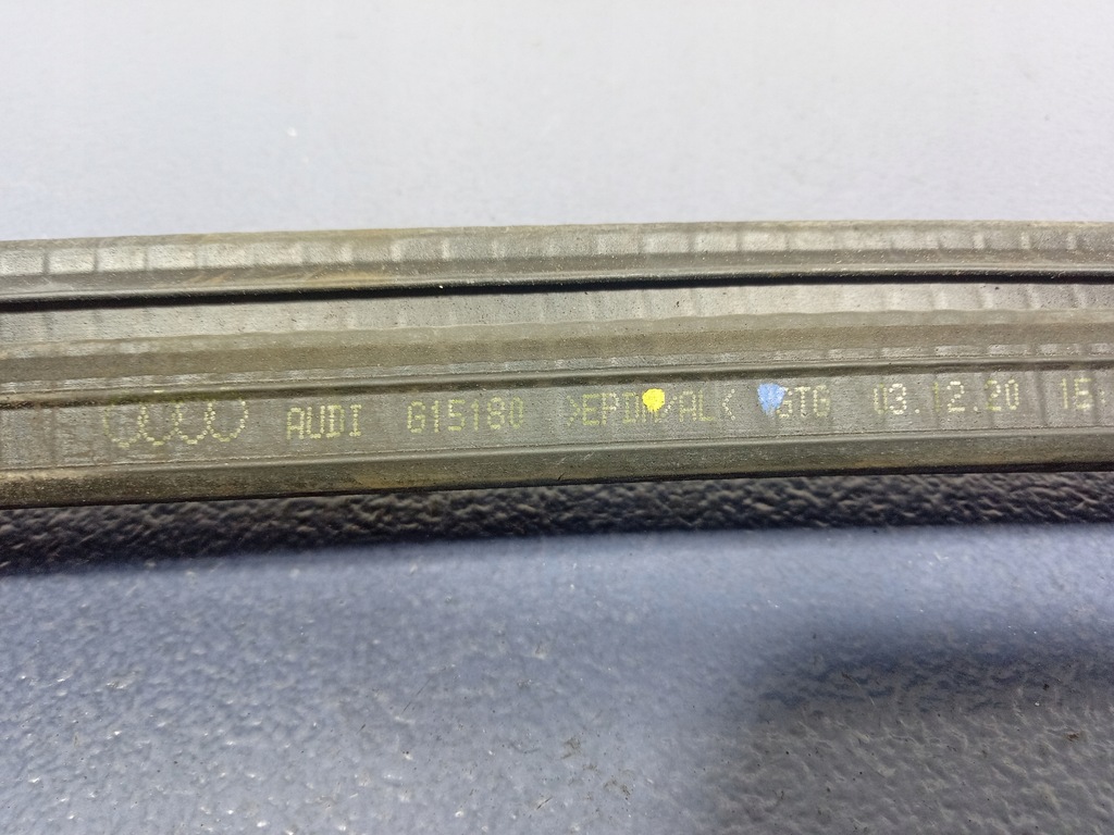 фото №5, Audi q8 rsq8 4m8 прокладка скло двері задня ліва 4m8839479e