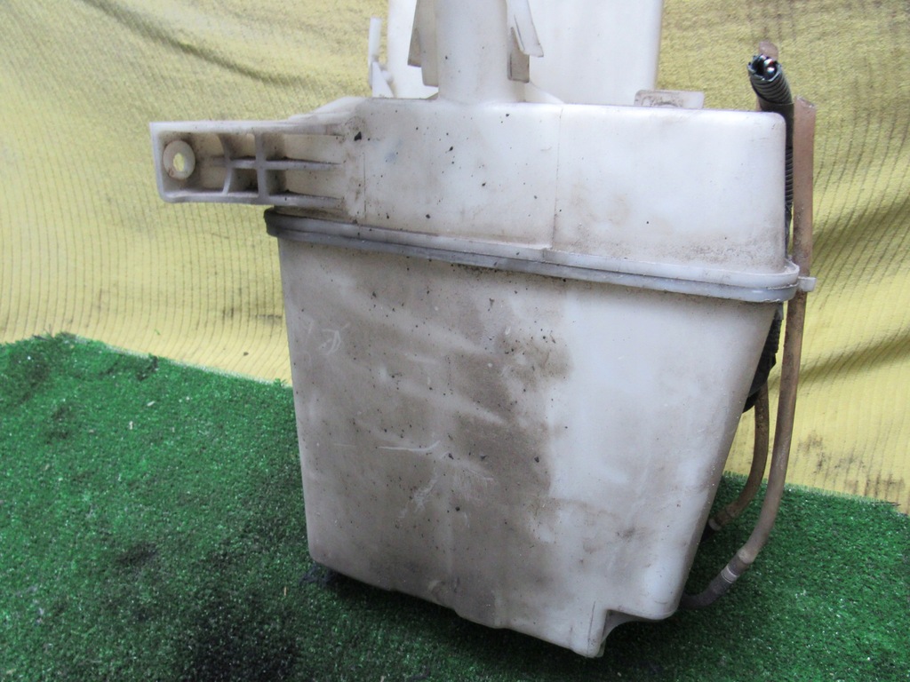 фото №5, Бачок омывателя avensis t25