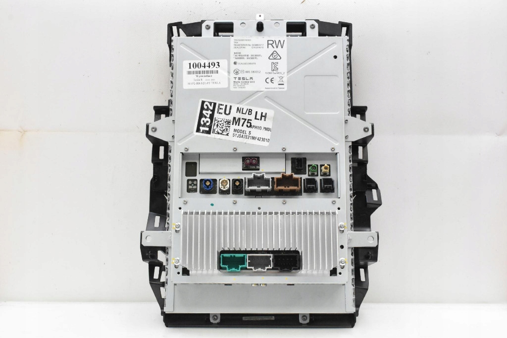 Дисплей центральный 1450737-00-b tesla model s рестайлинг  16-21 в Украине