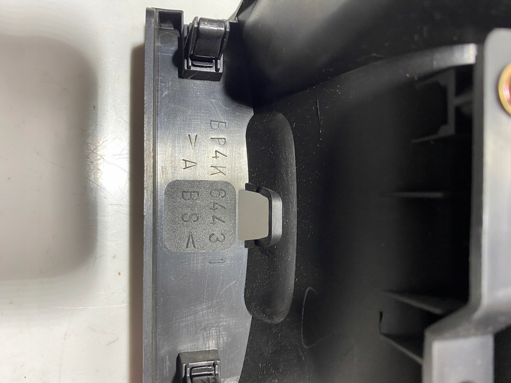 фото №5, Тунель бардачок na чашка mazda 3 03-09 bp4k64361