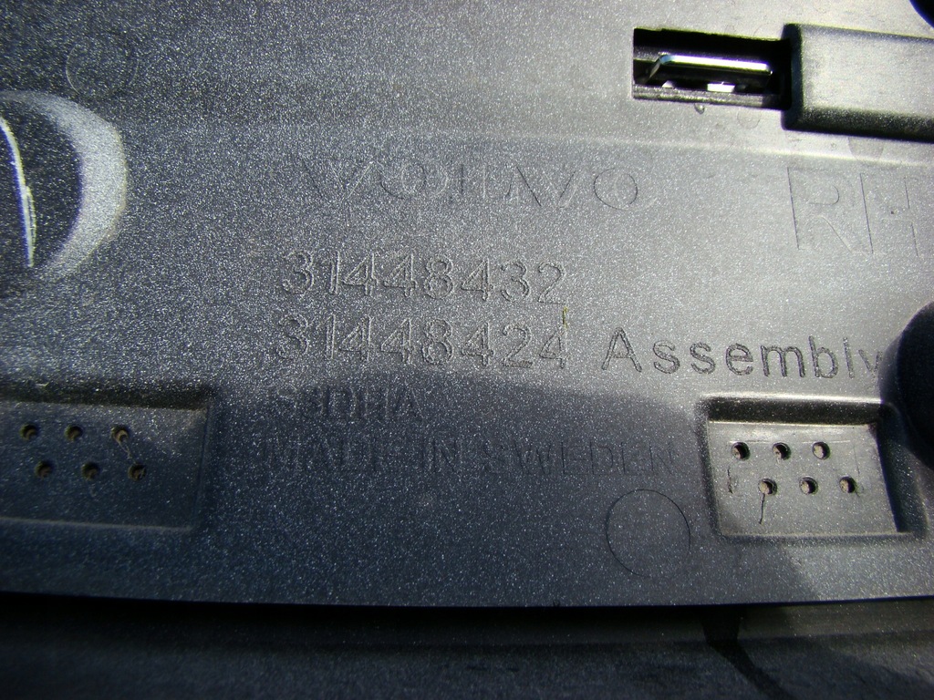 фото №8, Volvo xc90 ii молдинг na двері праве задні