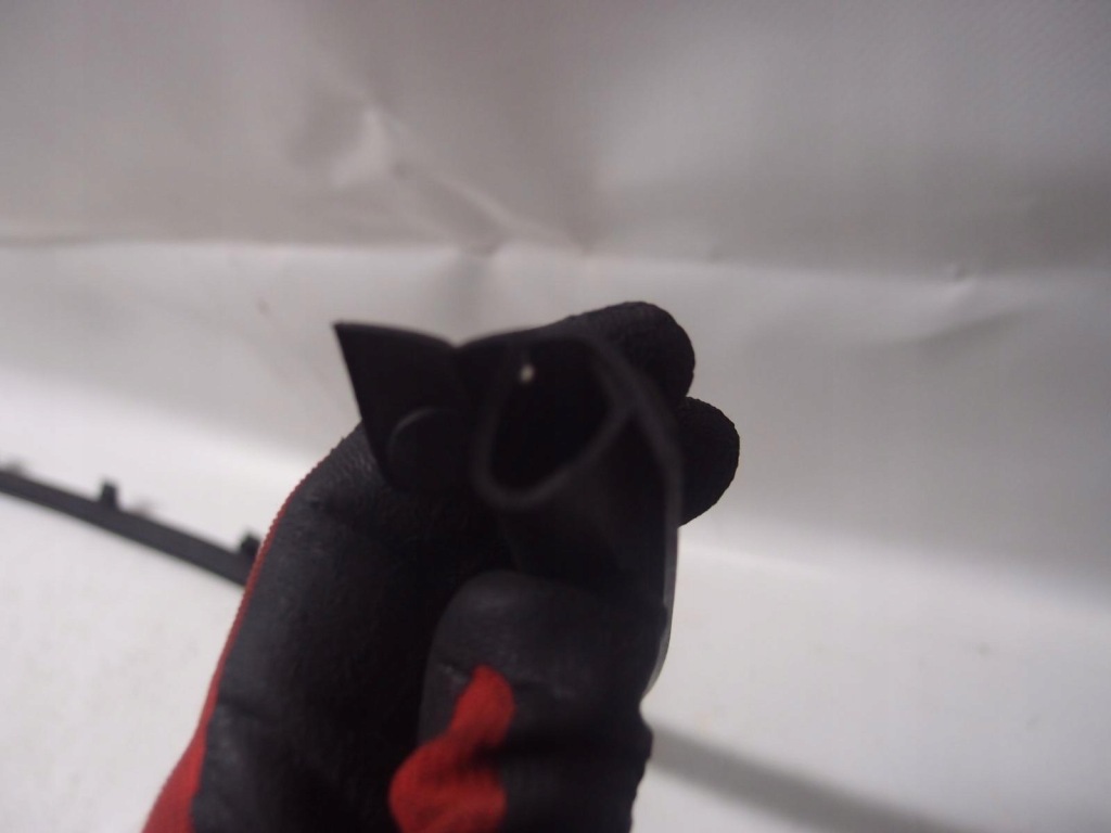 фото №9, Прокладка капот mercedes w204 c-klasa a2048800297