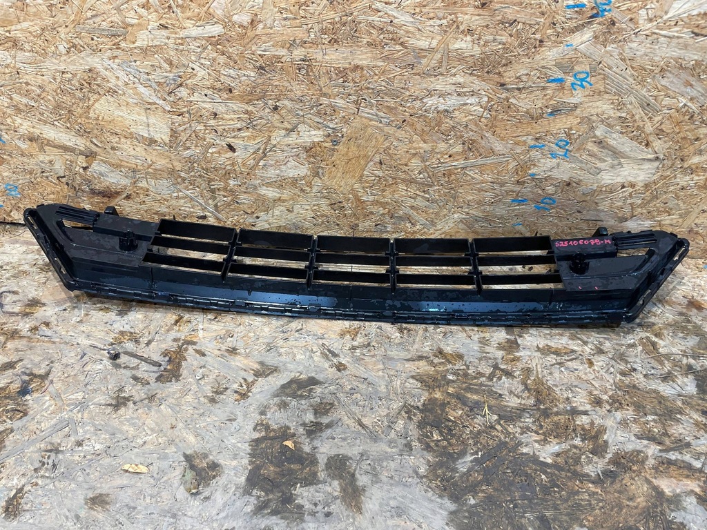 фото №8, Volvo xc40 xc-40 lift 22- c40 решітка радіатора решітка нижня бампера перед передня