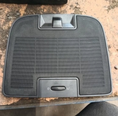 фото №1, Vw golf plus v решітка середня 5m0819153a