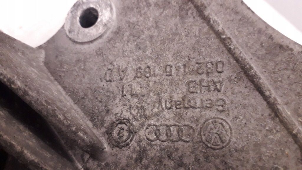 Vw golf 4 iv bad 1.6 fsi 110km кронштейн генератора 032145169ad Київ