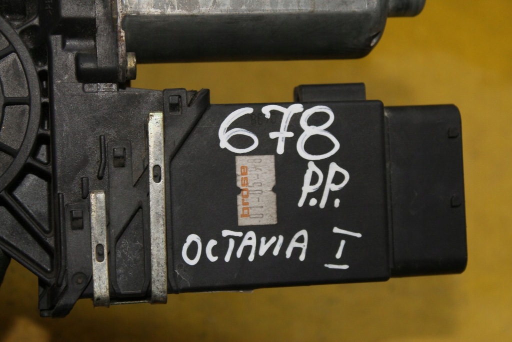 фото №9, Моторчик окон правый перед octavia i 101448-200