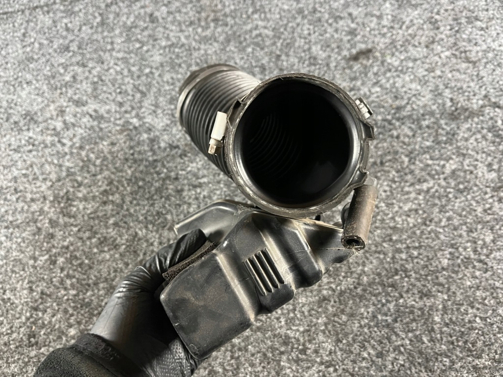 фото №7, Audi a8 d3 3.2 fsi шланг всасывающий труба воздухозаборник резонатор 06e129627t