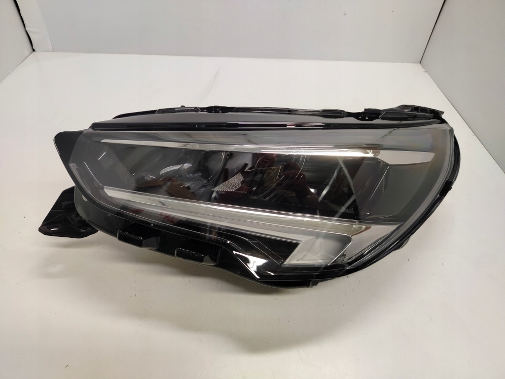 фото №1, Opel corsa f led лампа левая nowa