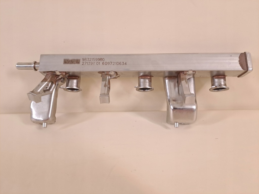 Купити Opel corsa f 21r молдинг упорскування 1.2