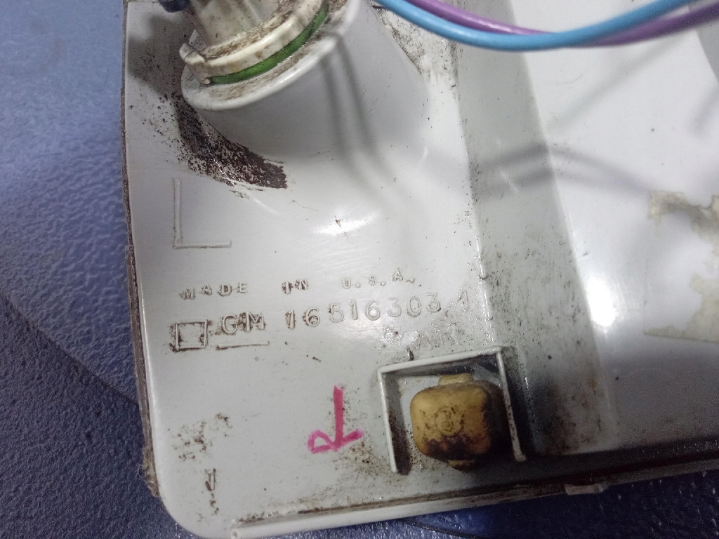 Cadillac fleetwood ii 93- лампа поворотник перед левый 16516303 Недорого