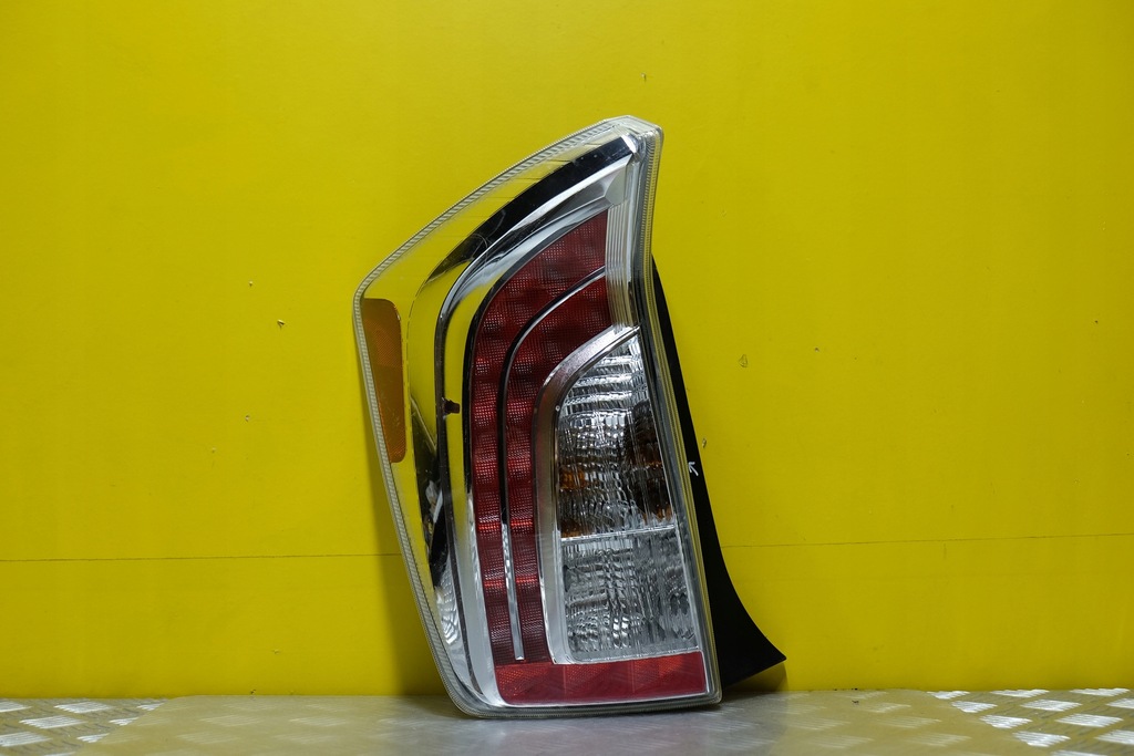 фото №1, Toyota prius 2012-2015 лампа задняя левая usa