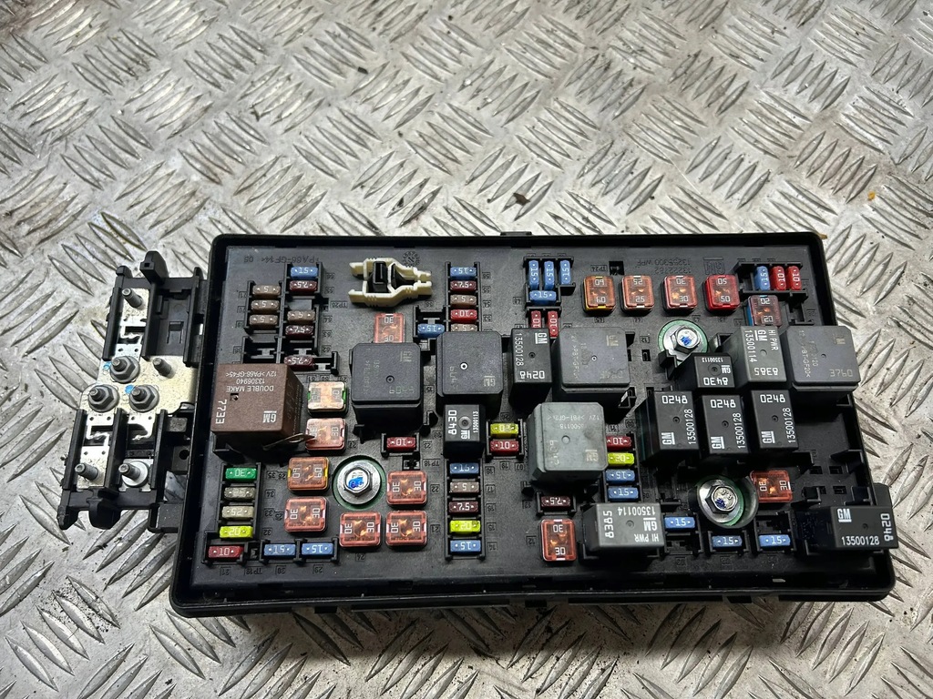 фото №1, Коробка запобіжників opel insignia a 22933573