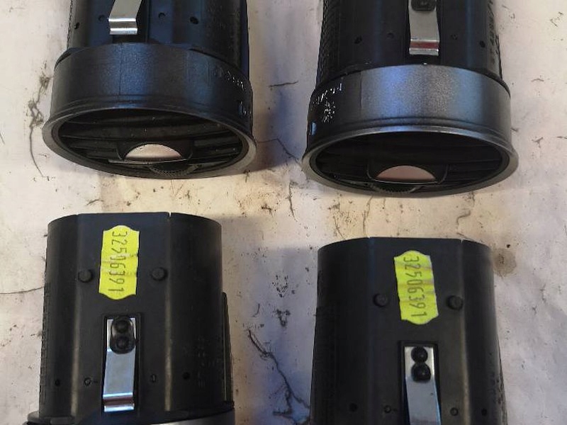 фото №8, Решётка обдув средняя alfa romeo 145