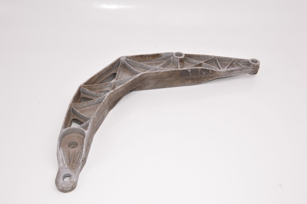 фото №1, Porsche 911 993 кронштейн заднего подвеска