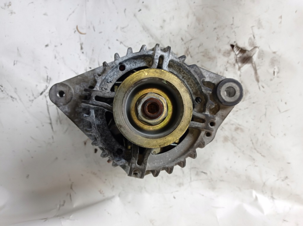 Генератор toyota yaris 1.3 vvti 270600j040 с Разборки