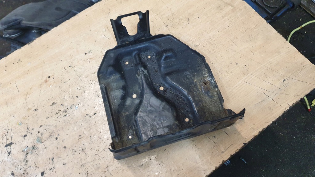 фото №1, Suzuki splash основание аккумулятор