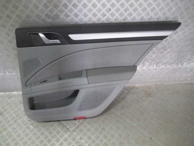 фото №1, Обшивка оббивка двері правий задня шкіра skoda superb ii sedan 3t5