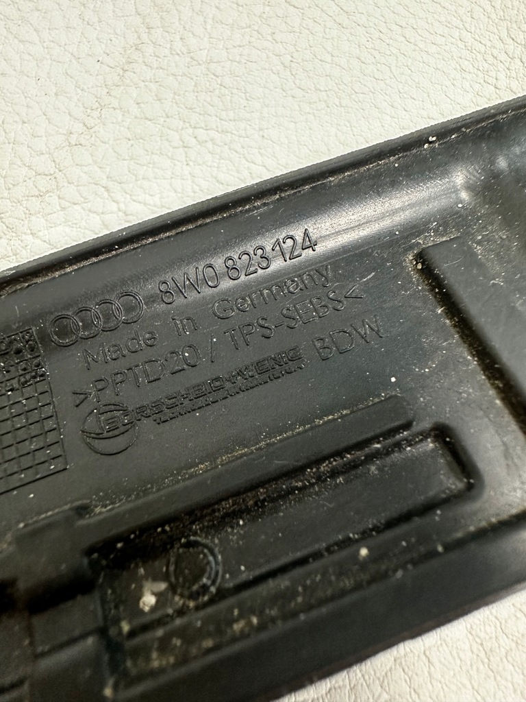 фото №6, Audi a4 b9 прокладка капот 8w0823124