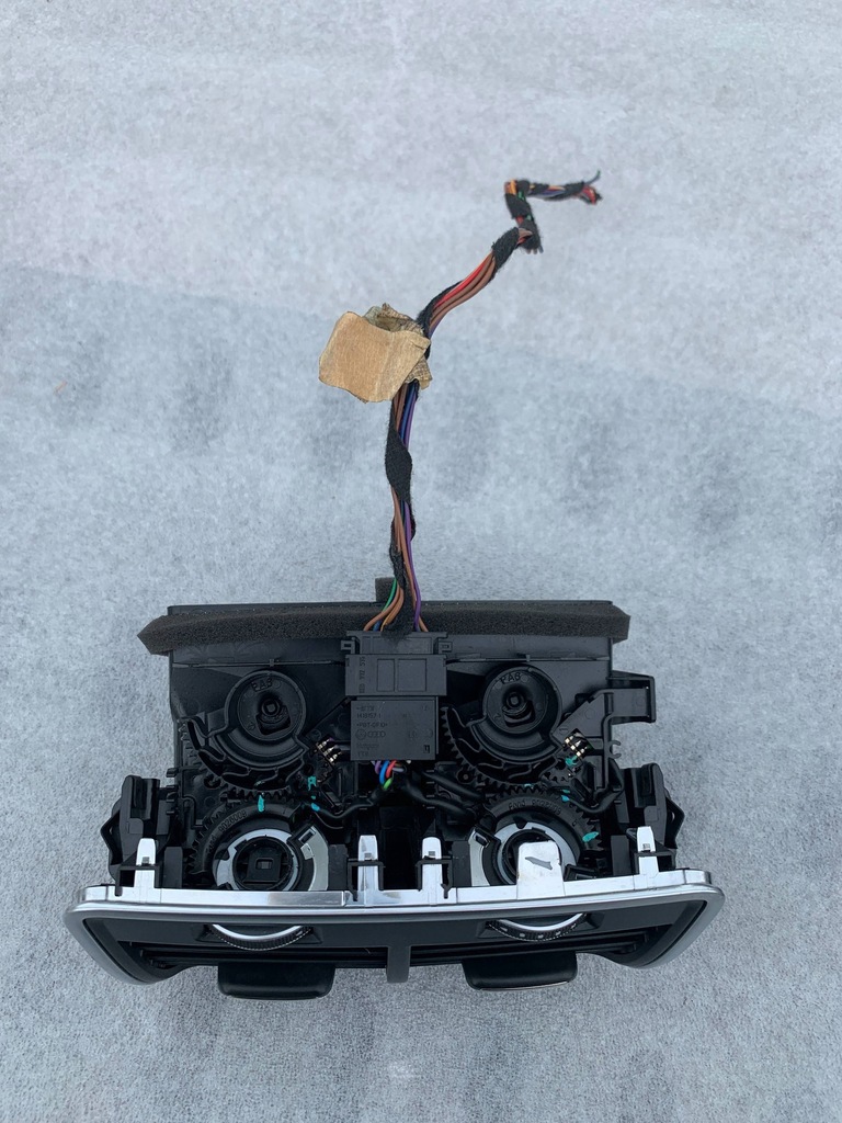 фото №5, 4g0819203 audi a6 s6 c7 4g 2017 решётка обдув задняя подлокотник оригинал